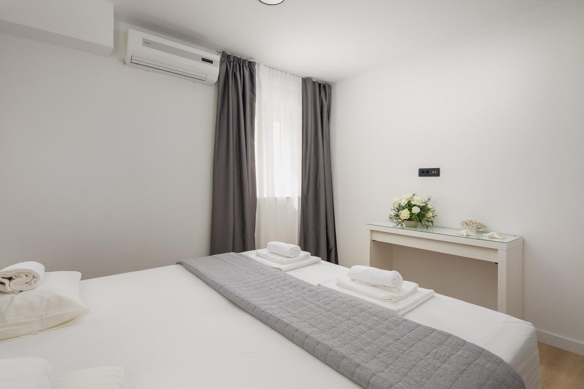 Bella Figura - Heated Pool *