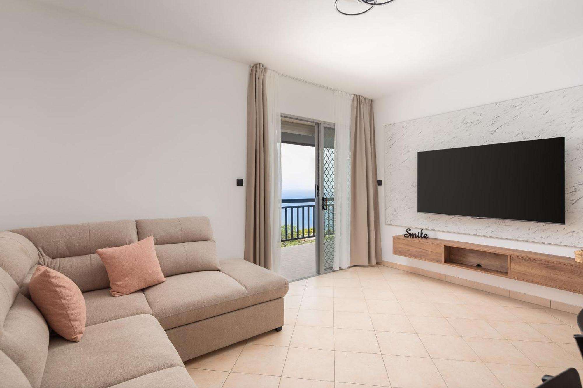 Bella Figura - Heated Pool * Omis